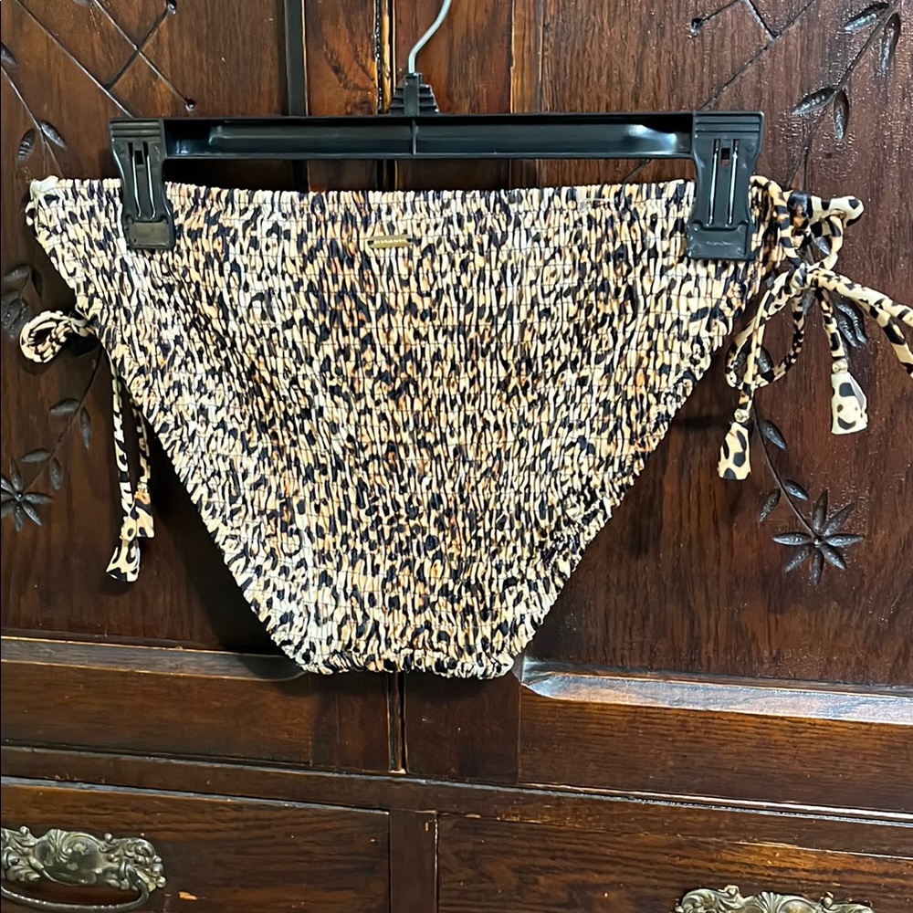 Victoria's Secret Leopard Print Bikini Set - Picture 5 of 9